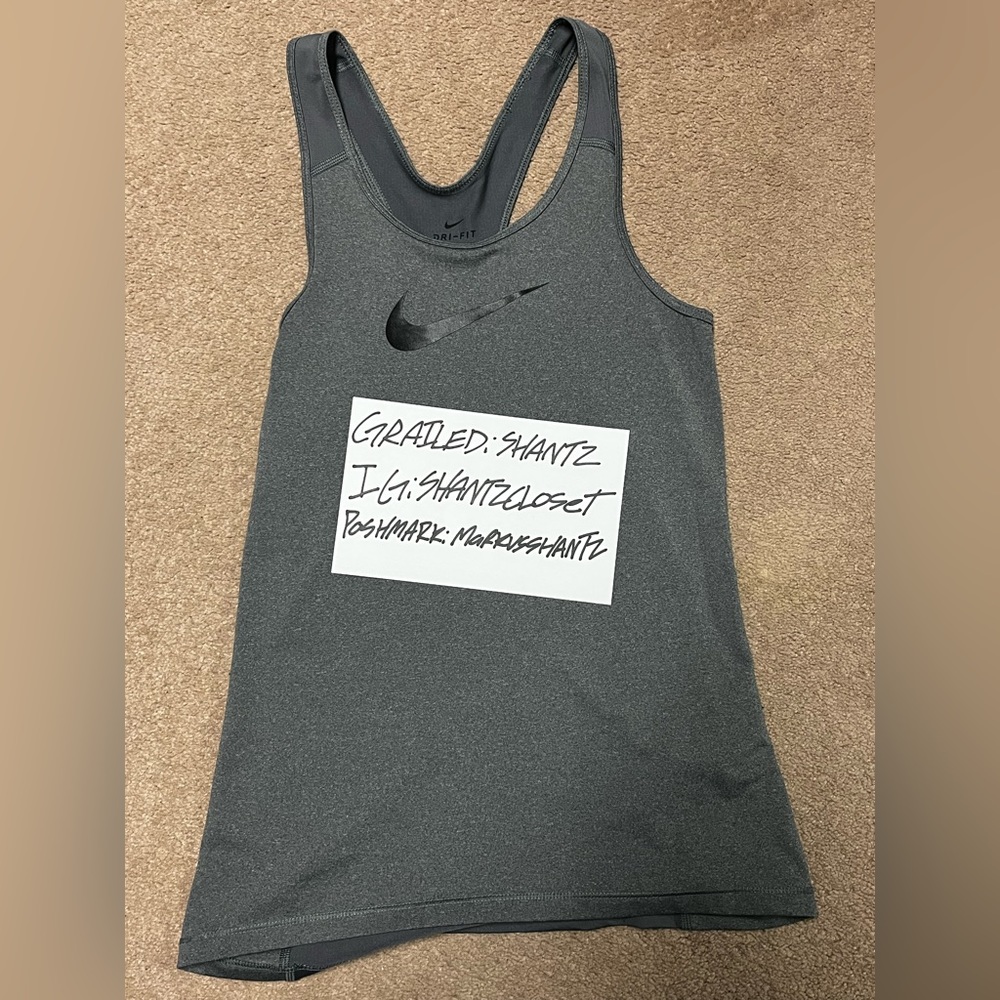 Nike workout tank top